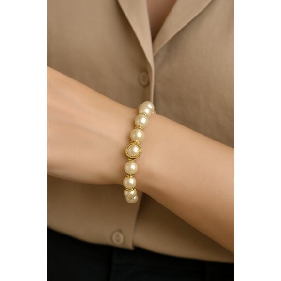 Vintage Gold Tone Faux Pearl Stretch Bracelet Classic Beaded Jewelry - Picture 1 of 5